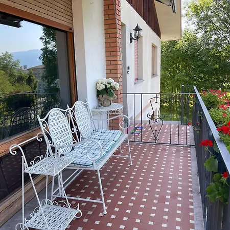 Debora Nyaraló Ponte nellʼAlpi